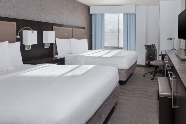 Fairfield Inn & Suites by Marriott New York Staten Island image 9